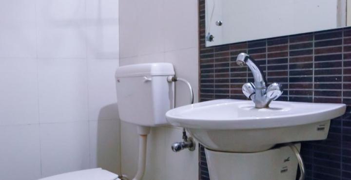 Fabexpress Alpine Hotell Agra  Eksteriør bilde